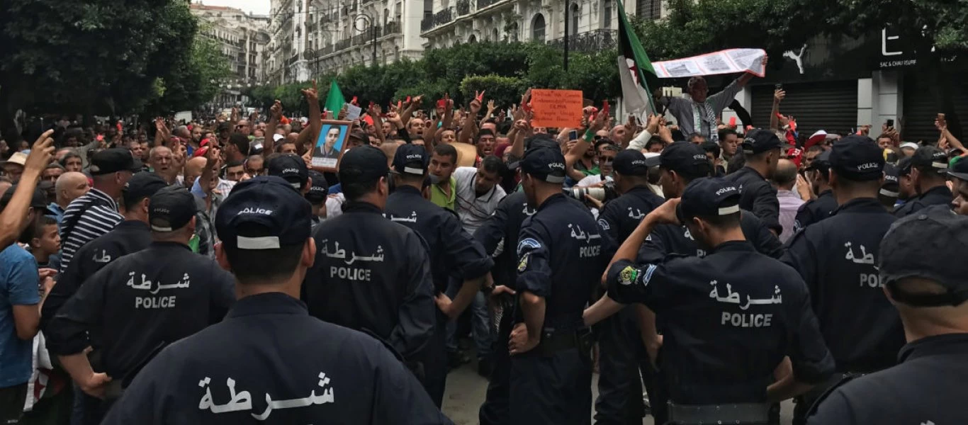 Πέντε άμαχοι νεκροί και τρεις τραυματίες από αυτοσχέδιο εκρηκτικό μηχανισμό στην Αλγερία